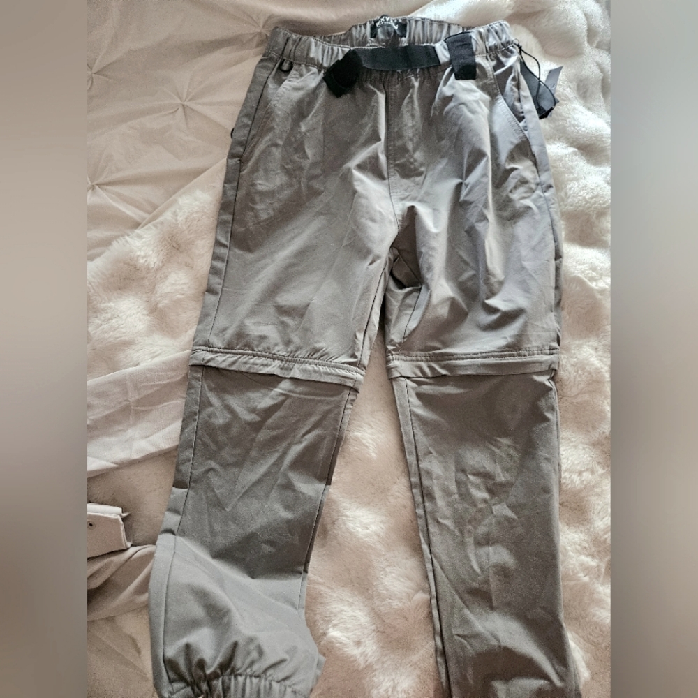Tech cargo pants nwt
